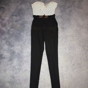 Fitted strapless jumpsuit